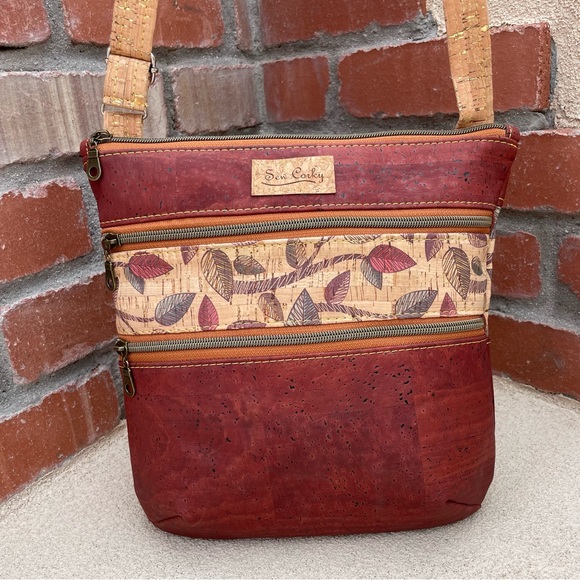 🆕Sew Corky Artisian Zip Crossbody Cork Handbag in Brick Leaf Pattern - Picture 2 of 9